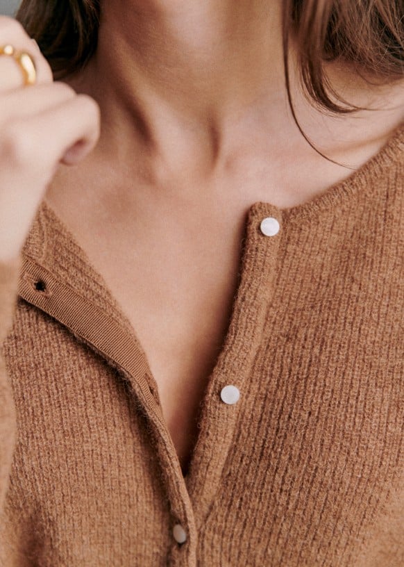 BRISLEY – CARDIGAN EN MAILLE CHALEUREUSE HÉRITAGE