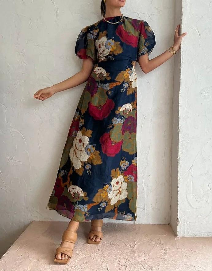 Robe longue bleu marine à col rond et manches courtes