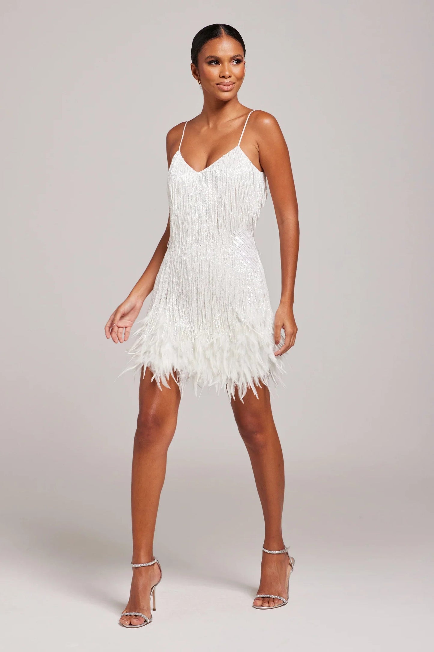 JOYCÈLE - ROBE DE SOIRÉE MODERNE À PLUMES