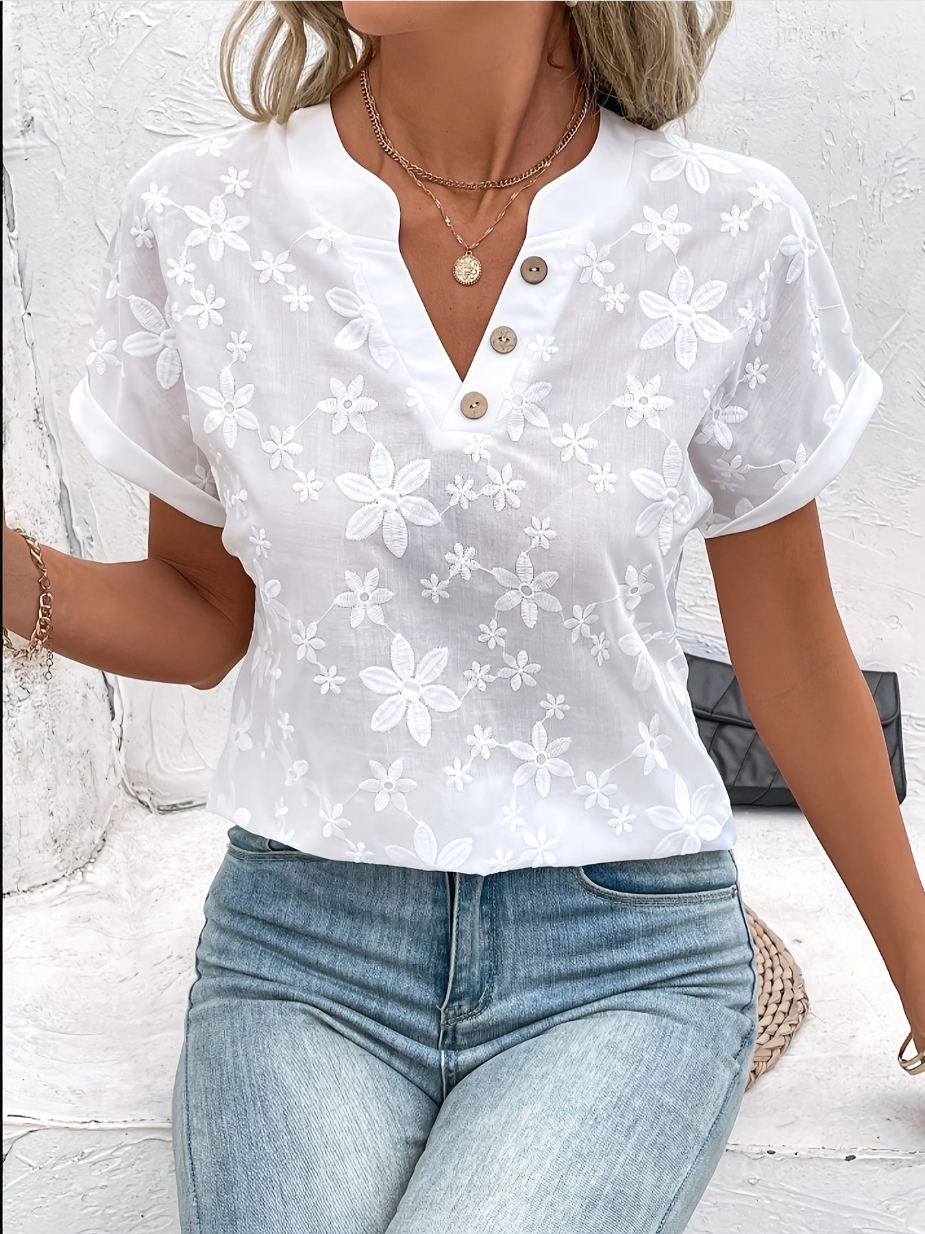 KEA – BLOUSE À BOUTONS ET DÉCOLLETÉ EN V