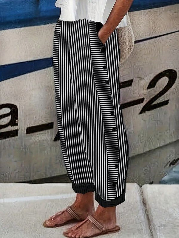 Pantalon noir à rayures et poches latérales