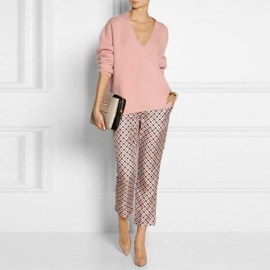 Ensemble deux pièces rose à col en V et poche latérale