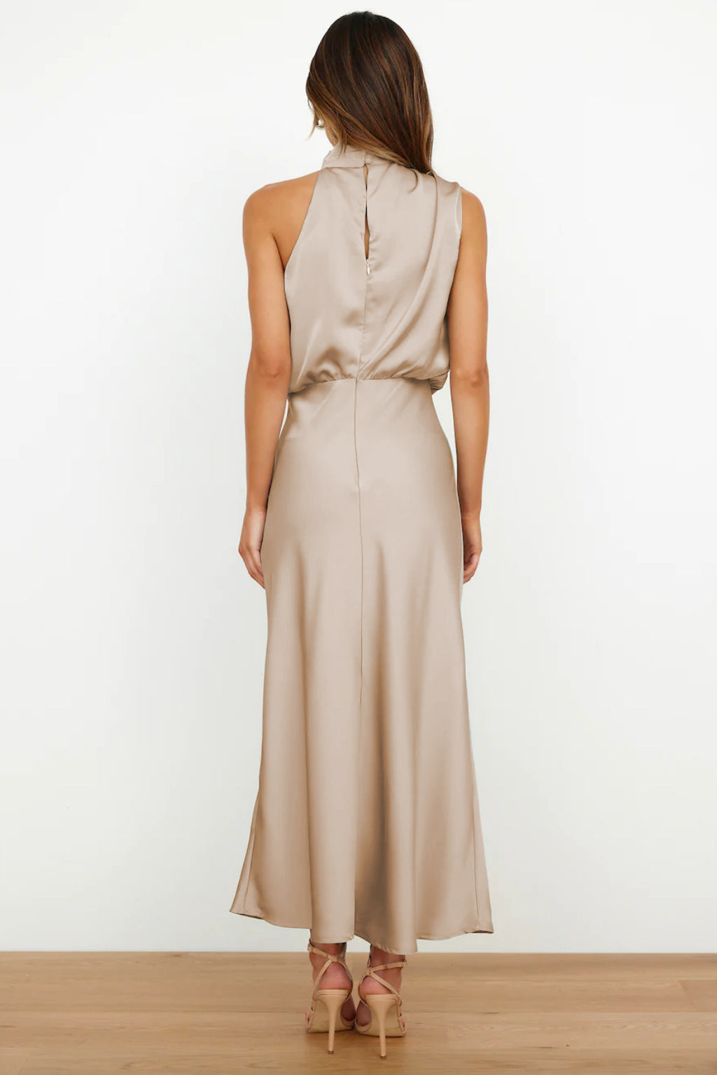 Auriane™ | Robe longue en satin à col halter