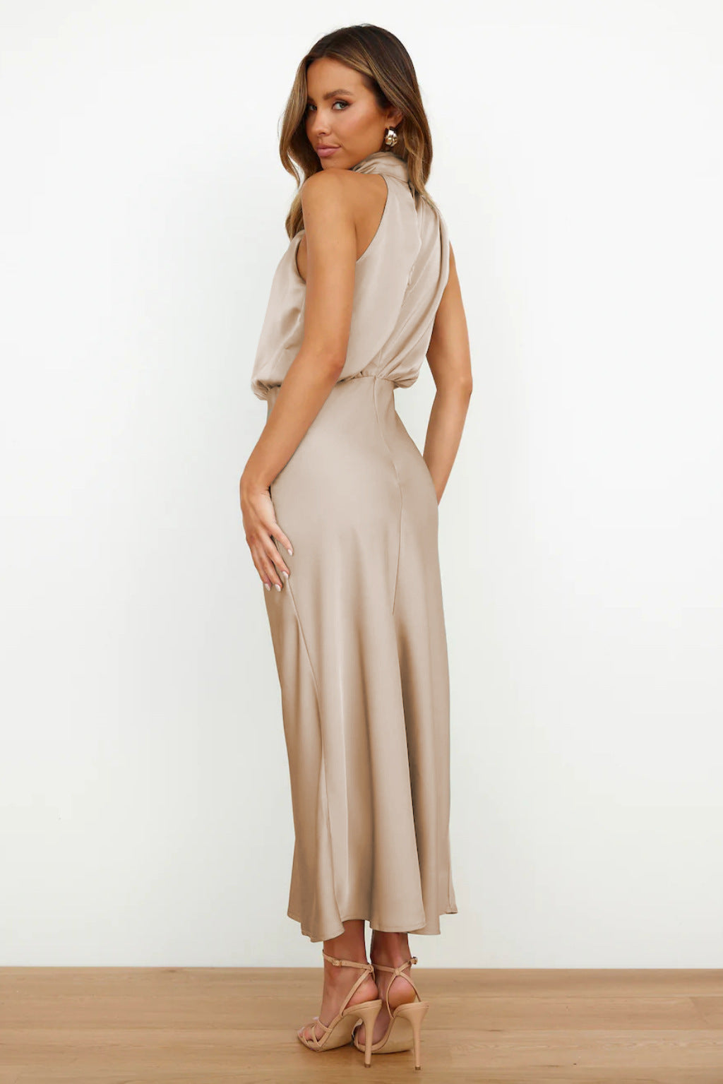 Auriane™ | Robe longue en satin à col halter