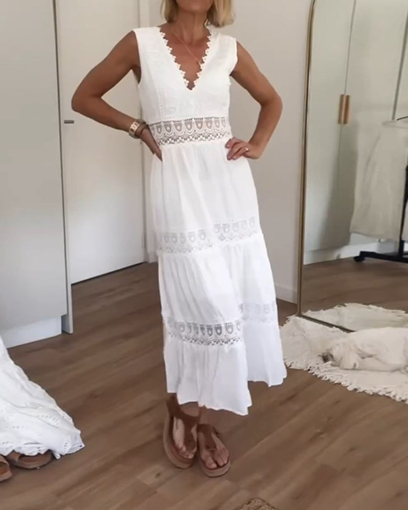 LOÏSE - ROBE À ENCOLURE EN V AVEC DENTELLE
