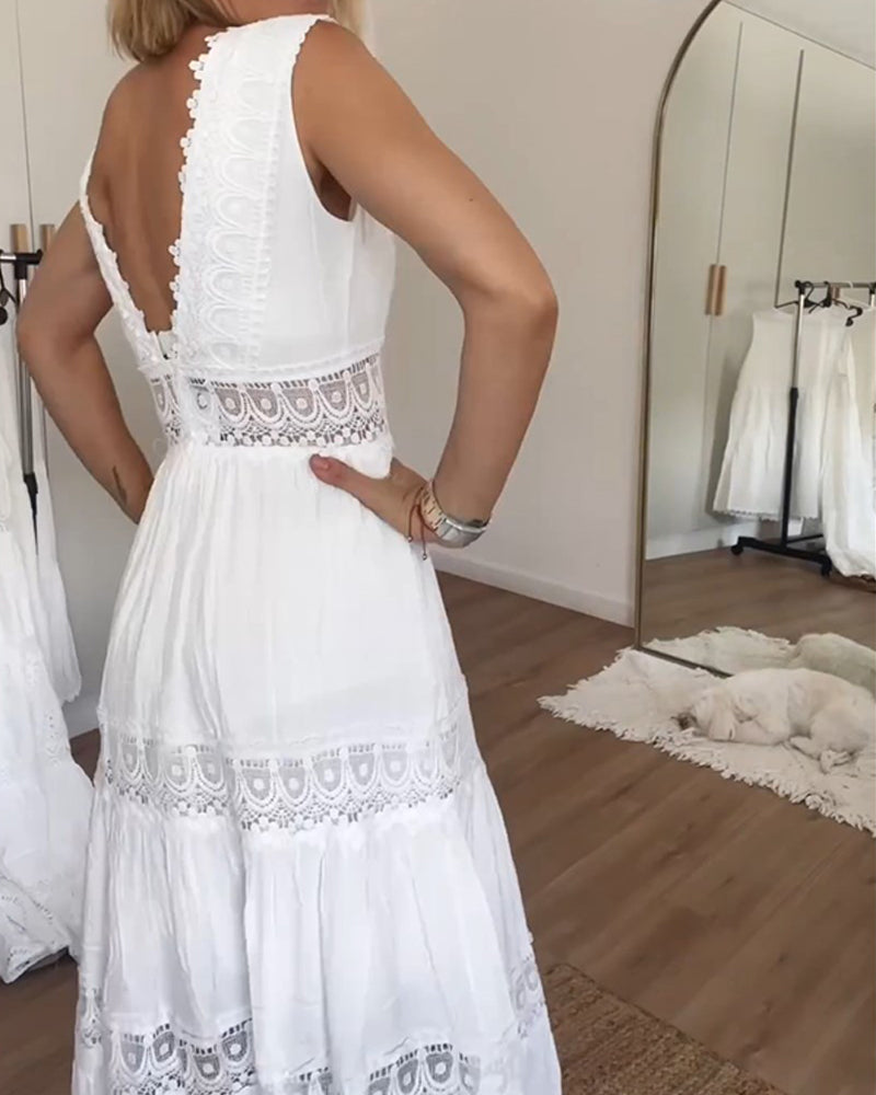 LOÏSE - ROBE À ENCOLURE EN V AVEC DENTELLE