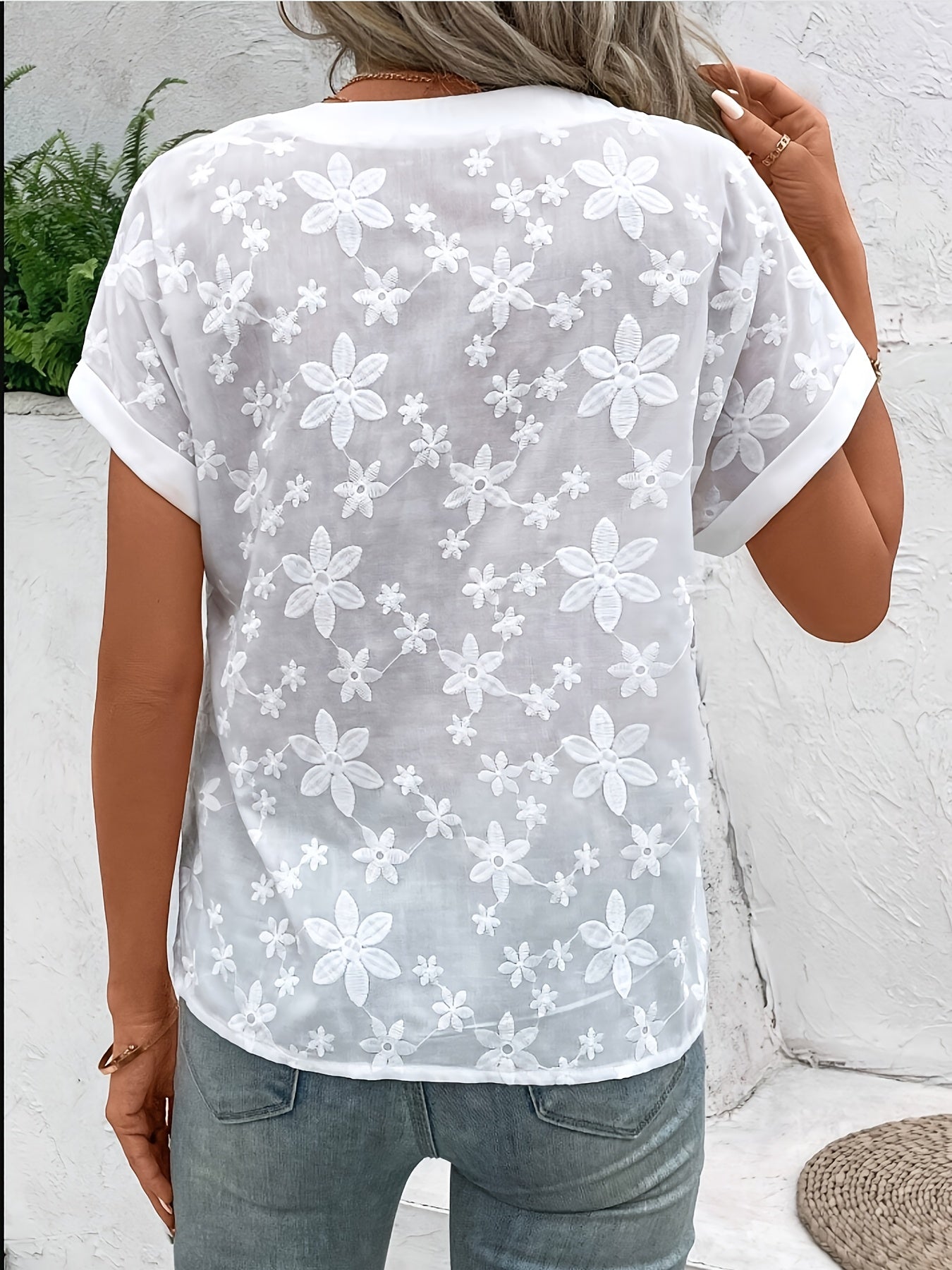 KEA – BLOUSE À BOUTONS ET DÉCOLLETÉ EN V