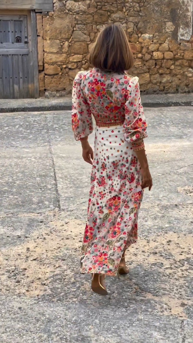 Robe longue élégante à col imprimé floral