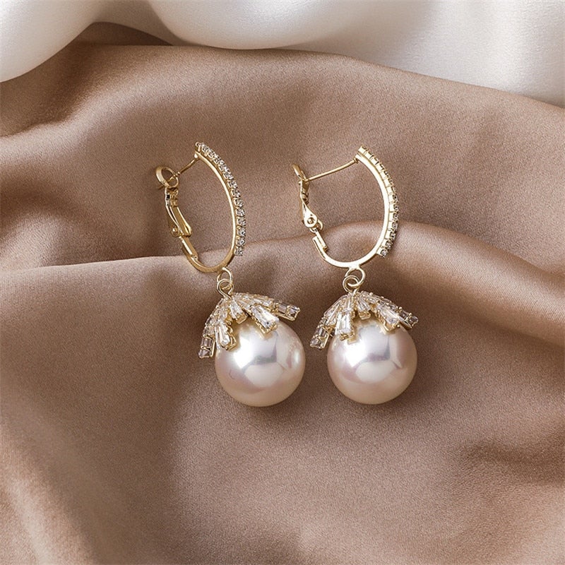 Boucles d'oreilles pendantes Malia avec perle