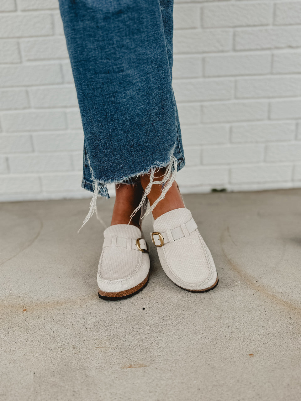 Marchelune Buckley Suede Embossed - Corduroy Antique White