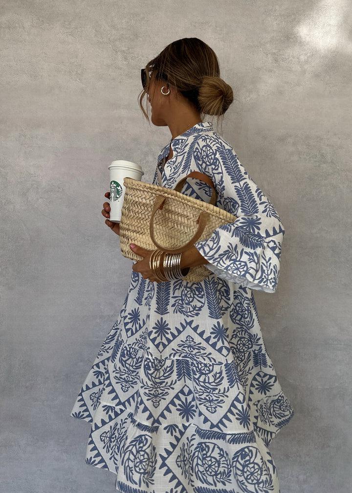 Gia Mini-robe bleue à col en V et manches 3/4