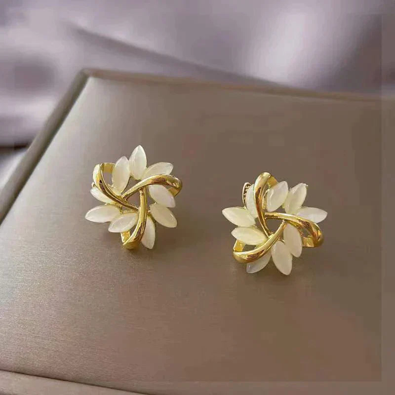 Boucles d'oreilles de luxe en opale blanche Sonja