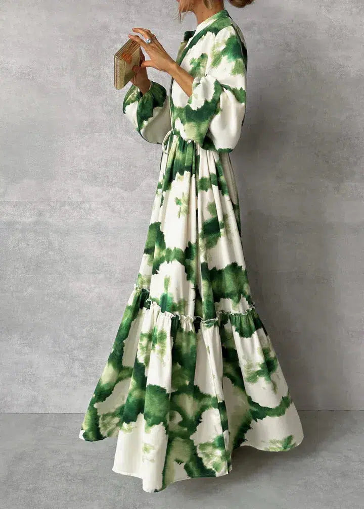 Robe longue verte à manches longues et col en V