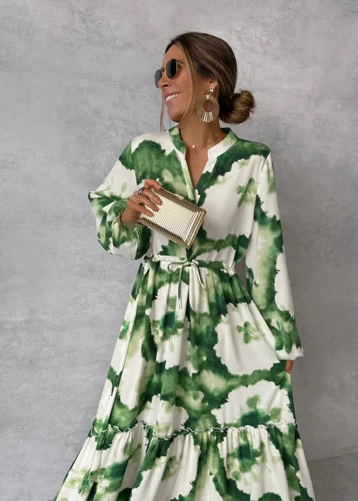 Robe longue verte à manches longues et col en V