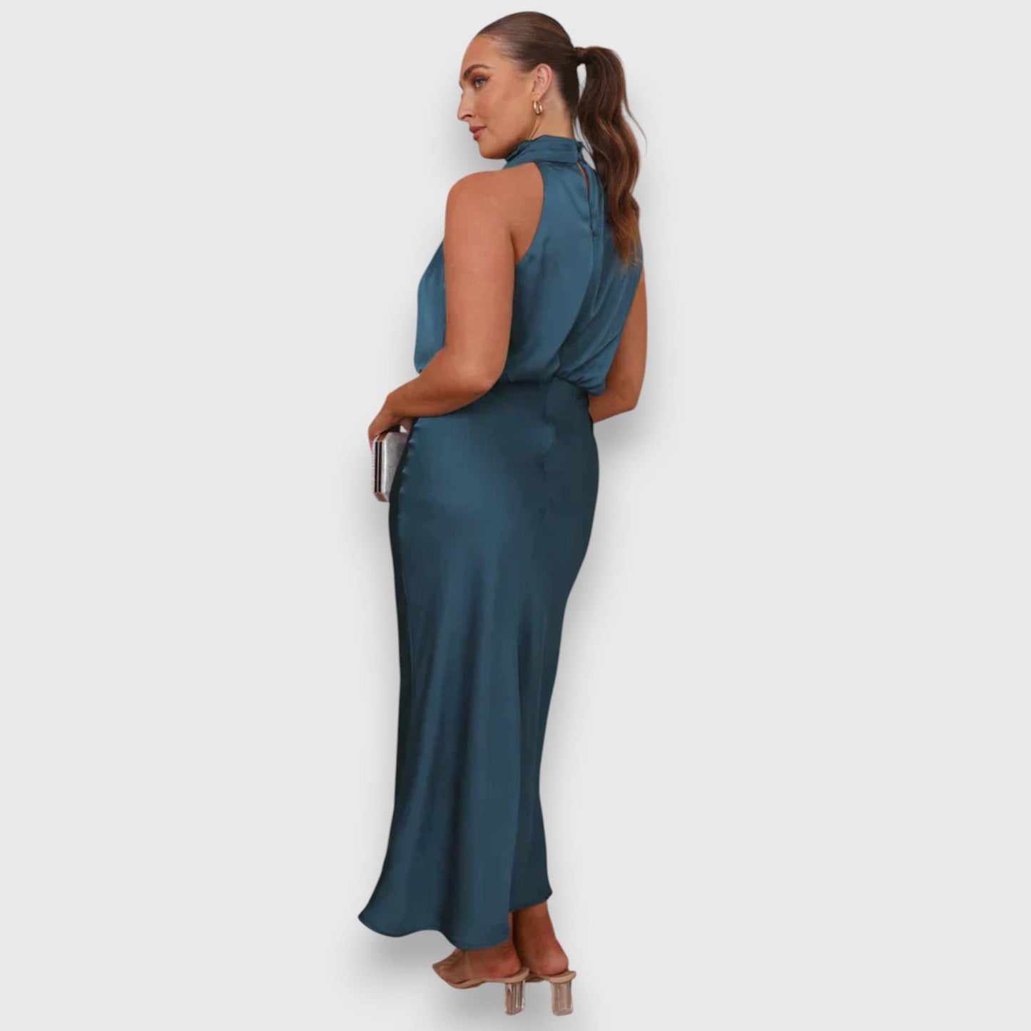 Zaina / Robe