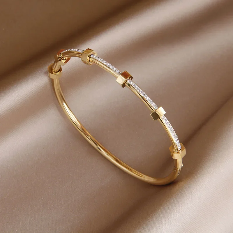Bracelet Madison de couleur or brillant avec revêtement moissanite