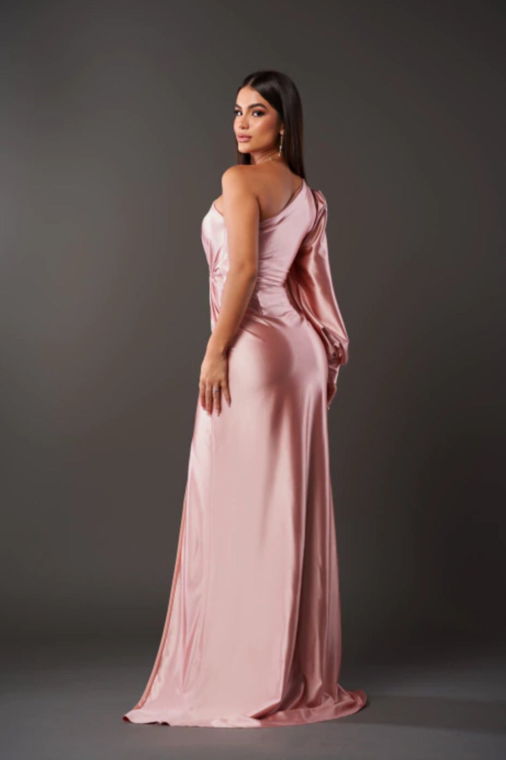 Araceli | Robe en satin à une manche