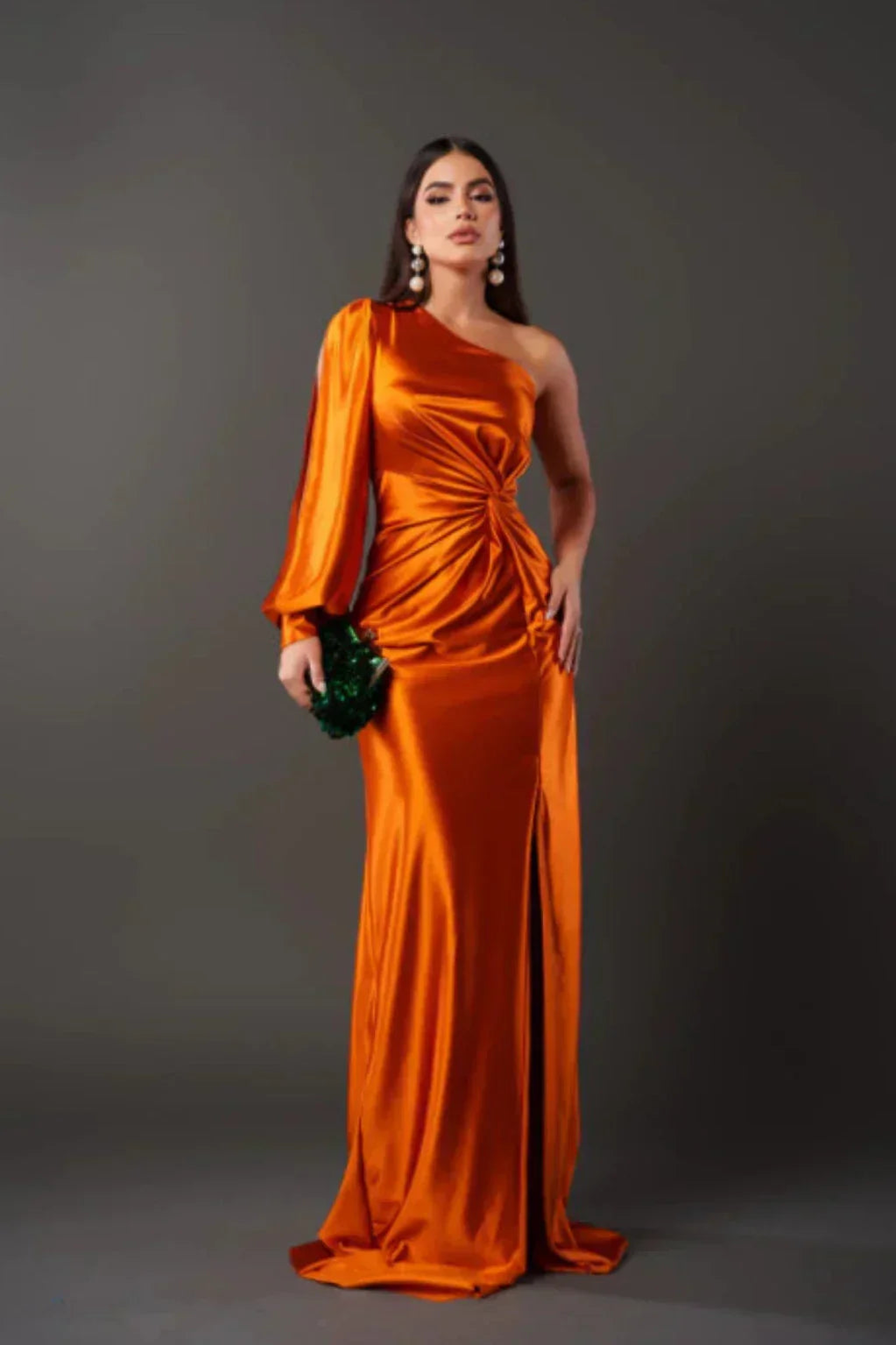 Araceli | Robe en satin à une manche