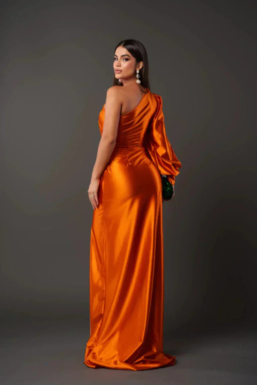 Araceli | Robe en satin à une manche