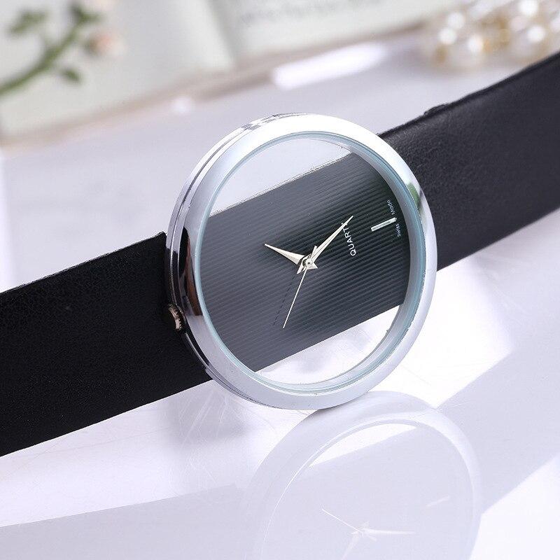 Montre à quartz élégante avec cadran transparent