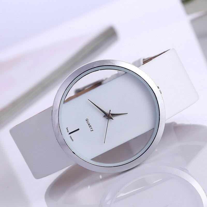 Montre à quartz élégante avec cadran transparent