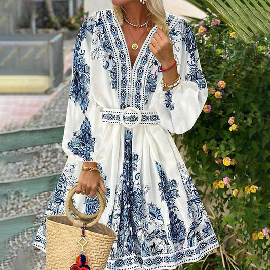 Leah Mini-robe aérée à manches longues et col en V