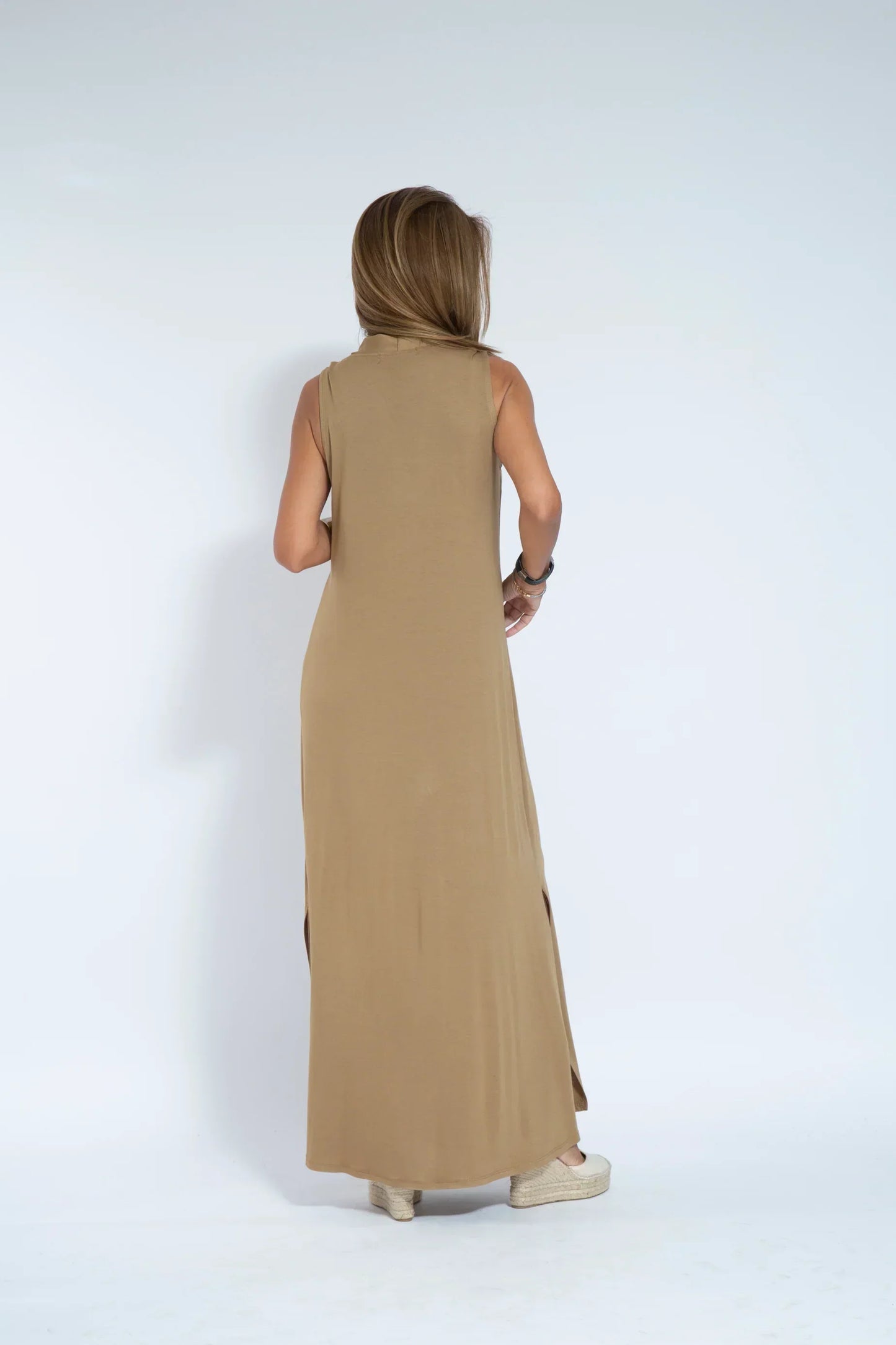VIVIENNE - ROBE FLATTEUSE POUR LA SILHOUETTE AVEC GILET
