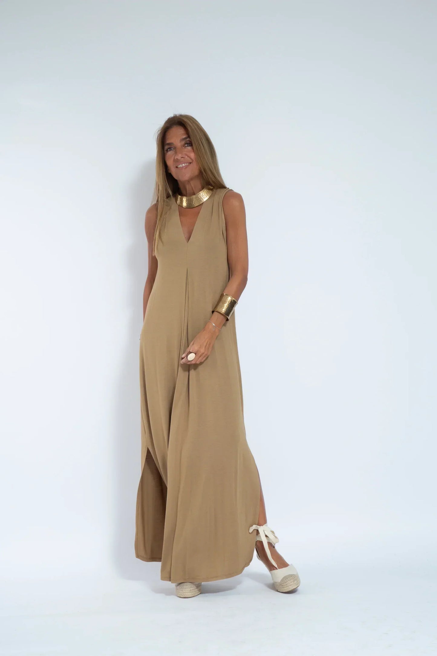 VIVIENNE - ROBE FLATTEUSE POUR LA SILHOUETTE AVEC GILET