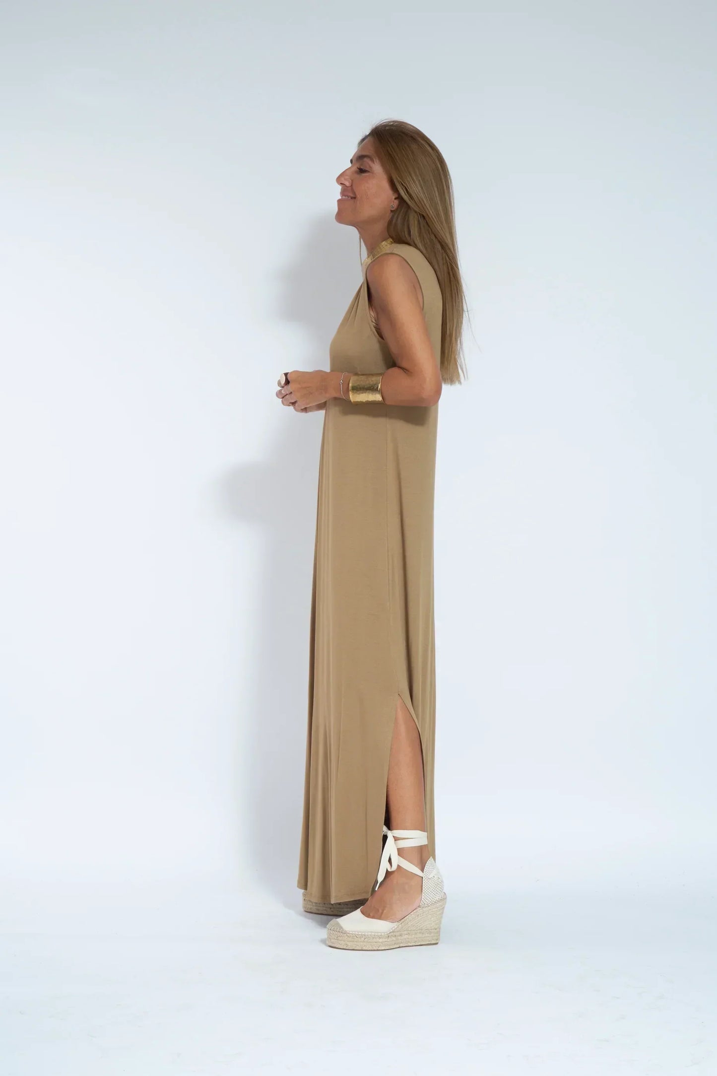 VIVIENNE - ROBE FLATTEUSE POUR LA SILHOUETTE AVEC GILET