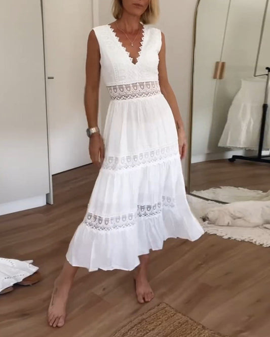 LOÏSE - ROBE À ENCOLURE EN V AVEC DENTELLE