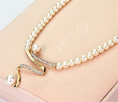 Collier de perles Vénus + boucles d'oreilles
