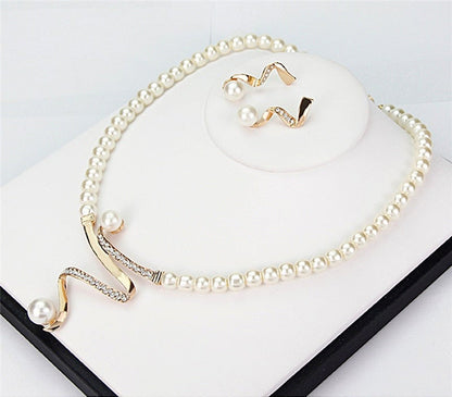 Collier de perles Vénus + boucles d'oreilles