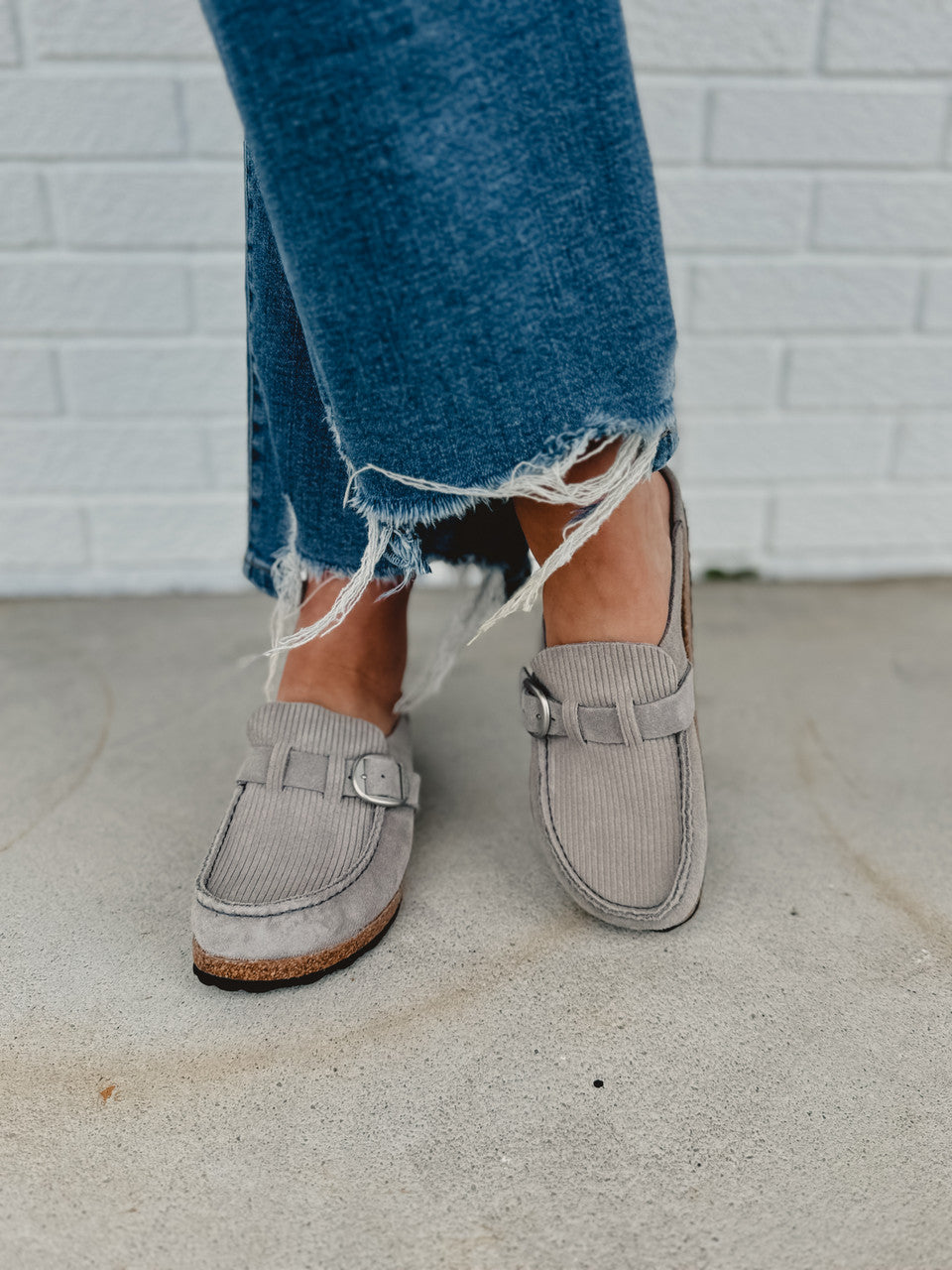 Marchelune Buckley Suede Embossed - Corduroy Stone Coin