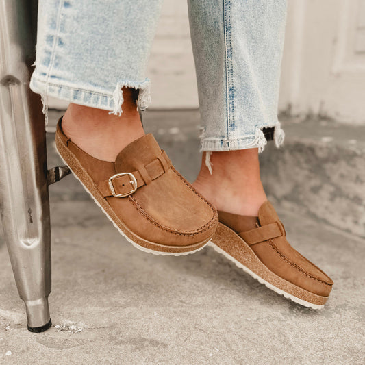Marchelune Buckley Oiled Leather Clogs - Cognac