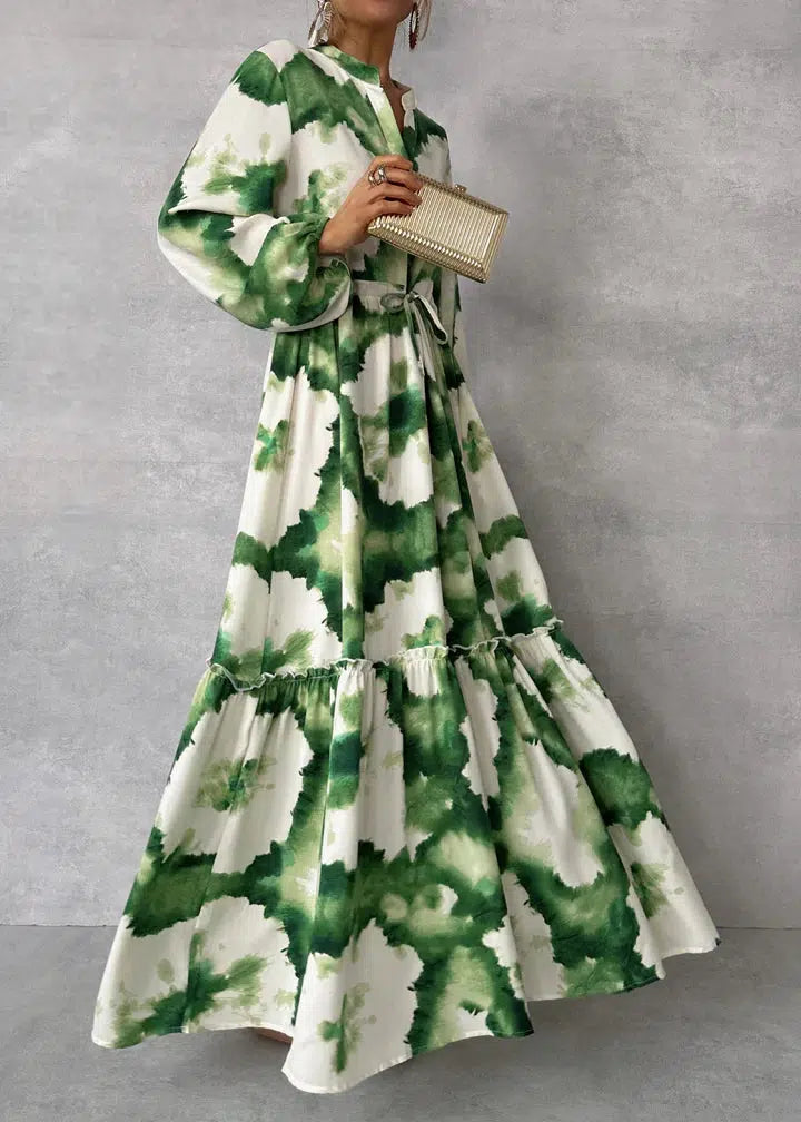 Robe longue verte à manches longues et col en V