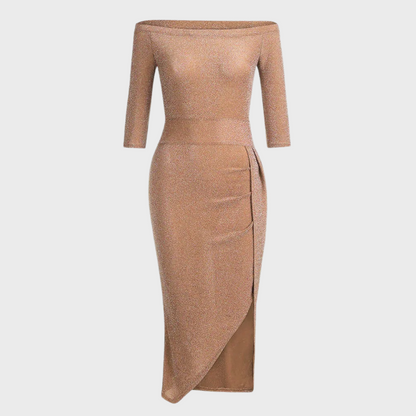 Les modèles | Robe pailletée à épaules dénudées