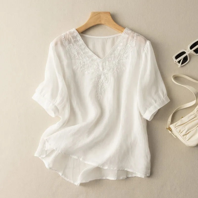 Ilona™ | Chemise col V brodée