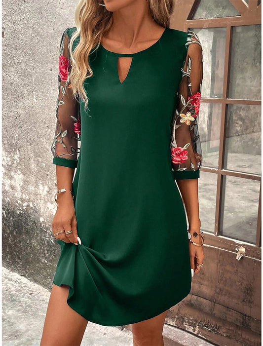 Élina™ | Robe accentuée à la taille avec bordure en dentelle