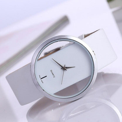 Montre à quartz élégante avec cadran transparent
