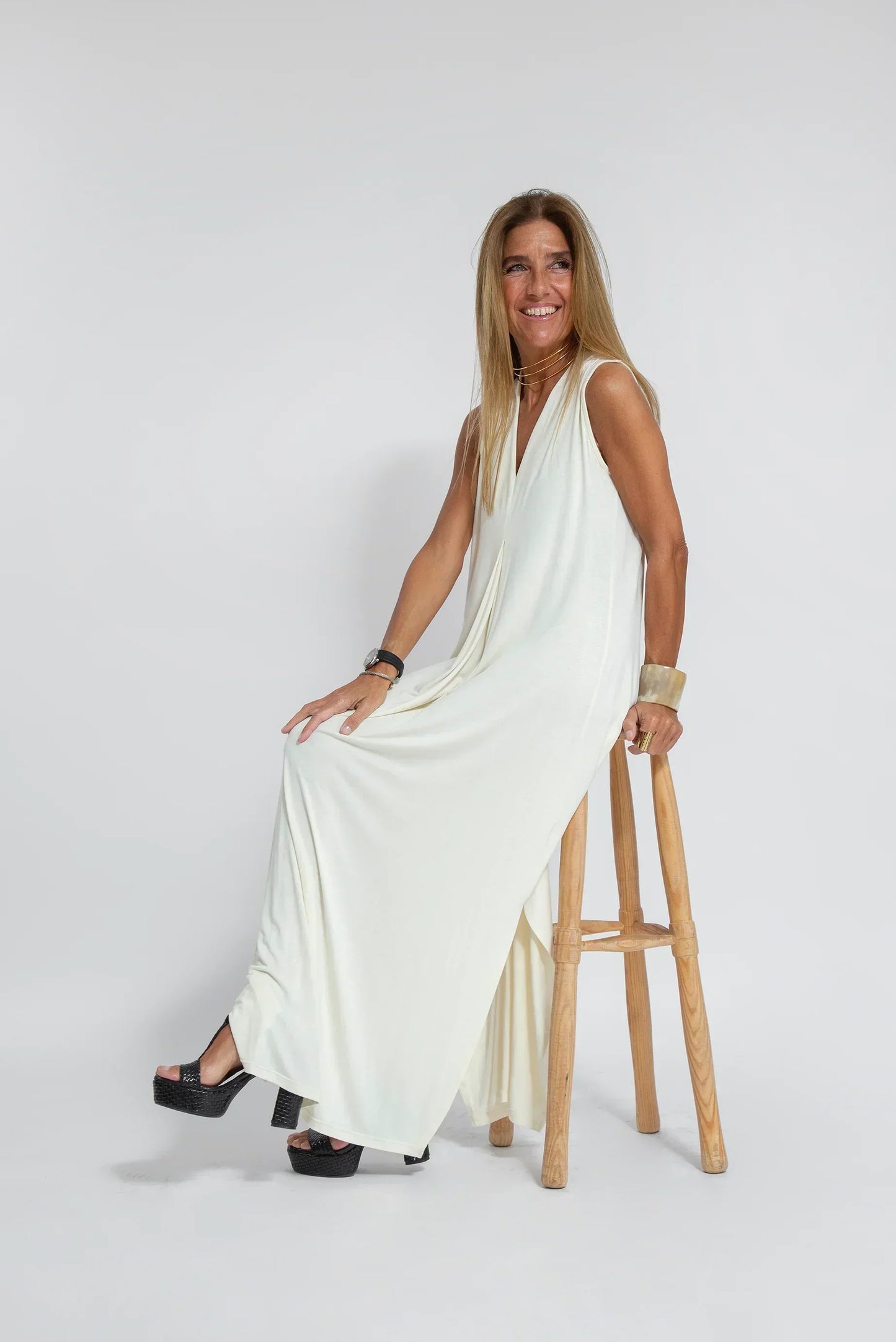VIVIENNE - ROBE FLATTEUSE POUR LA SILHOUETTE AVEC GILET